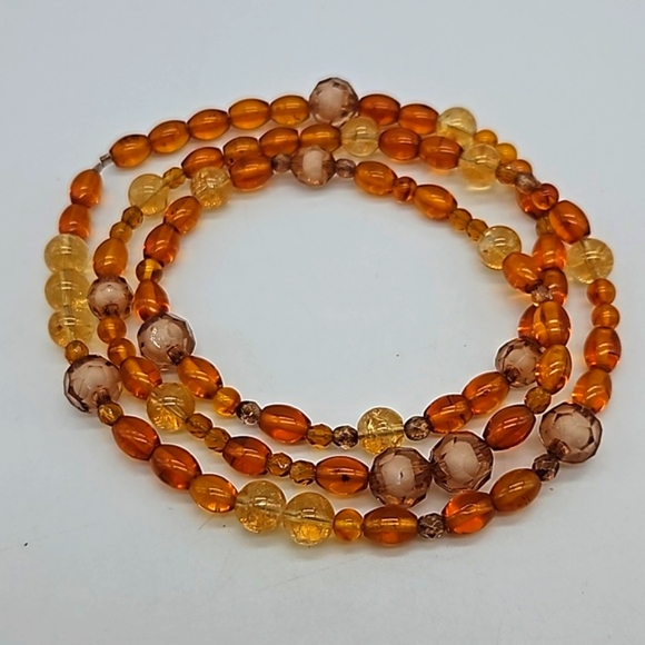 unmarked Jewelry - orange beaded necklace